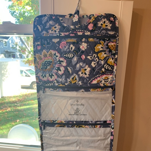 Vera Bradley Hanging Organizer - NWT - Picture 3 of 3